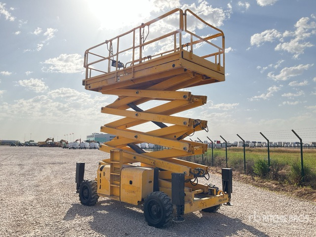2004 Haulotte H18SX 4x4 Diesel Scissor Lift - Plataforma de Tijera/ Plataforma de tesoura: foto 4 2004 Haulotte H18SX 4x4 Diesel Scissor Lift - Plataforma de Tijera/ Plataforma de tesoura: foto 4