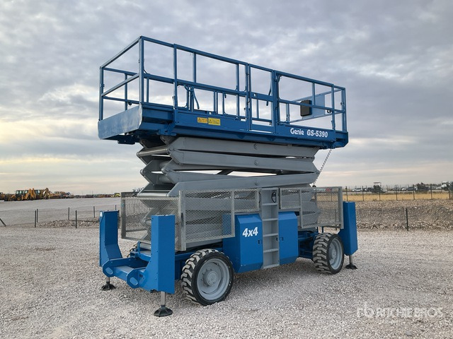 2006 Genie GS5390 4x4 Diesel Scissor Lift - Plataforma de Tijera/ Plataforma de tesoura: foto 3 2006 Genie GS5390 4x4 Diesel Scissor Lift - Plataforma de Tijera/ Plataforma de tesoura: foto 3