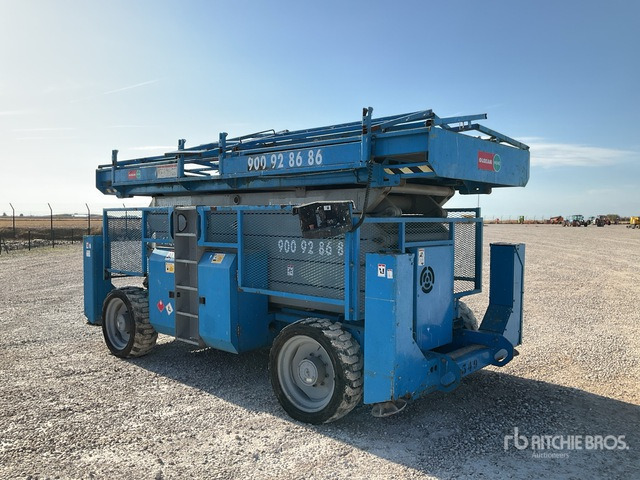 2006 Genie GS5390RT 4x4 Diesel Scissor Lift - Plataforma de Tijera/ Plataforma de tesoura: foto 4 2006 Genie GS5390RT 4x4 Diesel Scissor Lift - Plataforma de Tijera/ Plataforma de tesoura: foto 4