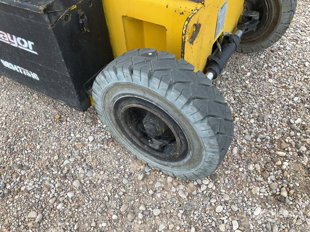 2006 Haulotte HA12IP 2WD Electric Articulating Boom Lift - Plataforma articulada: foto 5 2006 Haulotte HA12IP 2WD Electric Articulating Boom Lift - Plataforma articulada: foto 5