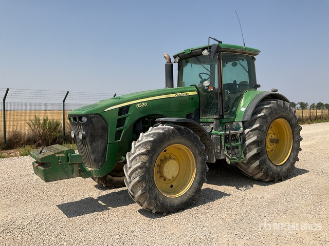 2007 John Deere 8330 4WD Tractor - Trator: foto 2 2007 John Deere 8330 4WD Tractor - Trator: foto 2
