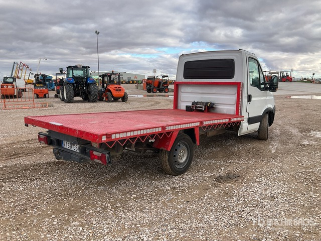 2009 Iveco 35S10 Cargo Van - Camião de caixa aberta/ Plataforma: foto 3 2009 Iveco 35S10 Cargo Van - Camião de caixa aberta/ Plataforma: foto 3