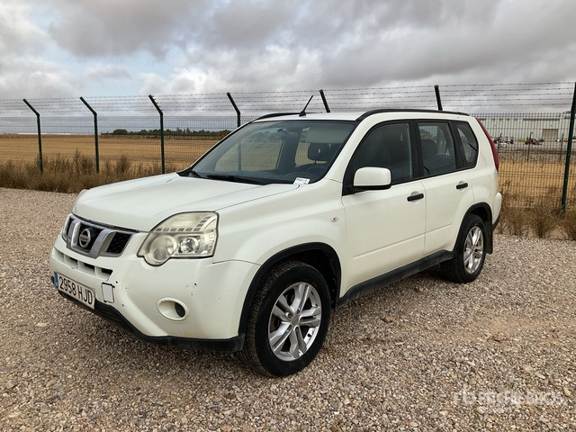 2012 Nissan X-Trail Automobile - SUV: foto 1 2012 Nissan X-Trail Automobile - SUV: foto 1