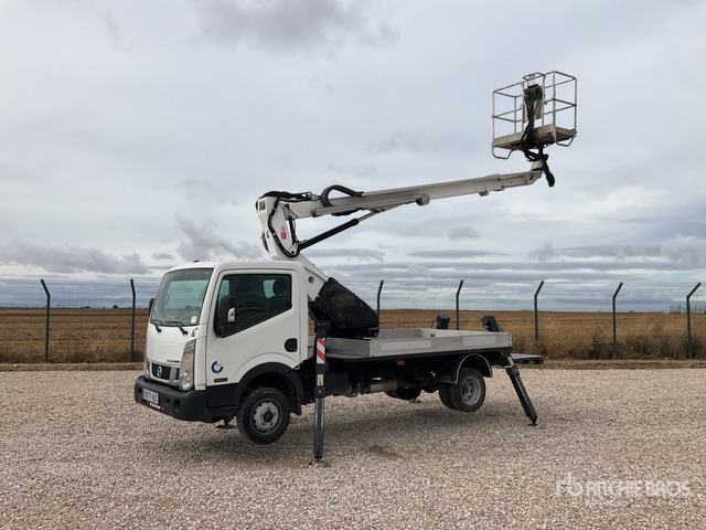 2014 Nissan NT400 Cabstar 35.12 2014 Oil&Steel Scorpion 1490 Sm ... Bucket Truck - Caminhão com plataforma aérea: foto 3 2014 Nissan NT400 Cabstar 35.12 2014 Oil&Steel Scorpion 1490 Sm ... Bucket Truck - Caminhão com plataforma aérea: foto 3