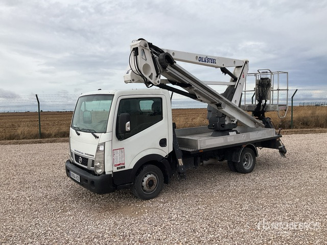 2014 Nissan NT400 Cabstar 35.12 2014 Oil&Steel Snake 189 Smart ... Bucket Truck - Caminhão com plataforma aérea: foto 3 2014 Nissan NT400 Cabstar 35.12 2014 Oil&Steel Snake 189 Smart ... Bucket Truck - Caminhão com plataforma aérea: foto 3