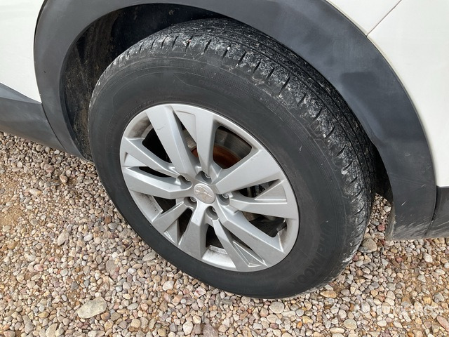 2019 Peugeot 3008 Active BlueHDI 1.5 SUV - SUV: foto 3 2019 Peugeot 3008 Active BlueHDI 1.5 SUV - SUV: foto 3