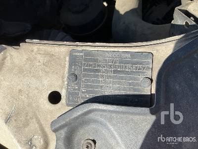 IVECO 35S10 4x2 - Camião furgão: foto 5 IVECO 35S10 4x2 - Camião furgão: foto 5