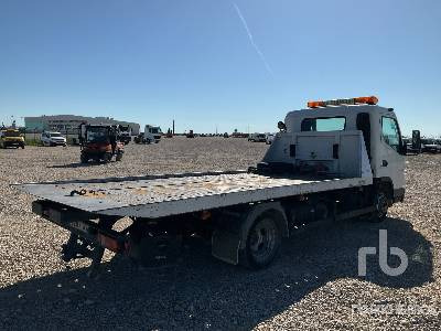 MITSUBISHI CANTER - Camião de caixa aberta/ Plataforma: foto 3 MITSUBISHI CANTER - Camião de caixa aberta/ Plataforma: foto 3