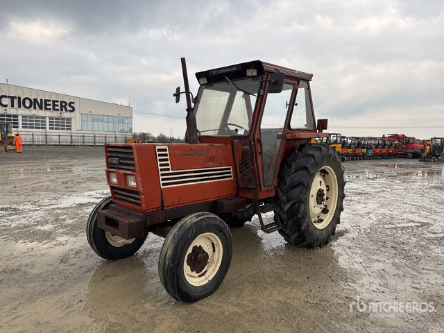 1983 Fiat 780 2WD Tractor - Trator: foto 1 1983 Fiat 780 2WD Tractor - Trator: foto 1