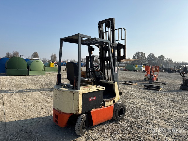 1999 Nissan FP01L15U Electric Forklift - Empilhador elétrico: foto 3 1999 Nissan FP01L15U Electric Forklift - Empilhador elétrico: foto 3