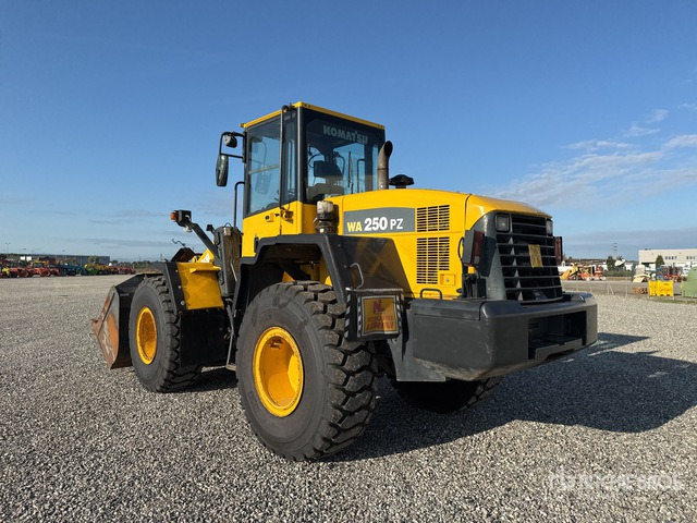 2003 Komatsu WA250-5 Pala gommata - Pá carregadora de rodas: foto 4 2003 Komatsu WA250-5 Pala gommata - Pá carregadora de rodas: foto 4