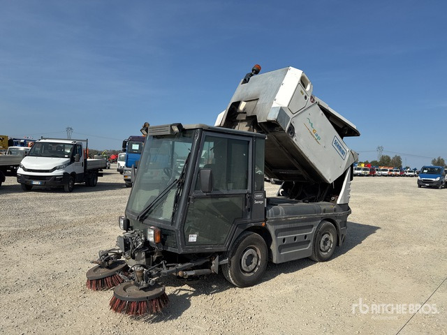 2006 Schmidt Compact 200 Autocarro spazzatrice - Varredora urbana: foto 1 2006 Schmidt Compact 200 Autocarro spazzatrice - Varredora urbana: foto 1