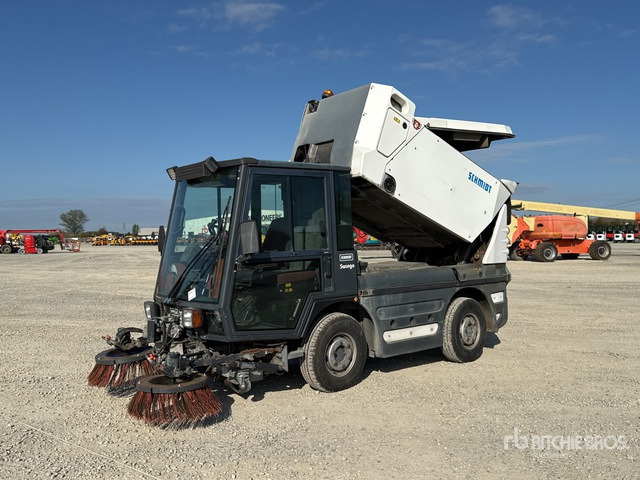 2006 Schmidt Compact 200 Autocarro spazzatrice - Varredora urbana: foto 1 2006 Schmidt Compact 200 Autocarro spazzatrice - Varredora urbana: foto 1