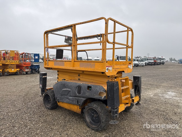 2007 Haulotte Compact12DX Piattaforma aerea verticale - Plataforma de Tijera/ Plataforma de tesoura: foto 4 2007 Haulotte Compact12DX Piattaforma aerea verticale - Plataforma de Tijera/ Plataforma de tesoura: foto 4