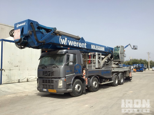 2008 Volvo FM 2008 Barin AP73/35J2 73 m on 8x4 Bucket Truck - Caminhão com plataforma aérea: foto 1 2008 Volvo FM 2008 Barin AP73/35J2 73 m on 8x4 Bucket Truck - Caminhão com plataforma aérea: foto 1