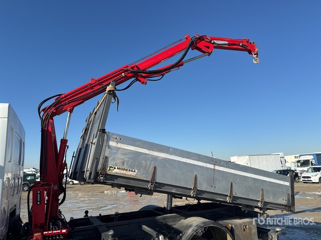 2010 Renault Midlum 220.08 1981 C.O.M.A. C330B on 4x2 Dump Truck with Crane - Camião basculante: foto 4 2010 Renault Midlum 220.08 1981 C.O.M.A. C330B on 4x2 Dump Truck with Crane - Camião basculante: foto 4