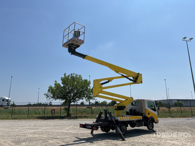 2011 Renault Maxity 2011 Socage DA320 20 m on Bucket Truck - Caminhão com plataforma aérea: foto 4 2011 Renault Maxity 2011 Socage DA320 20 m on Bucket Truck - Caminhão com plataforma aérea: foto 4