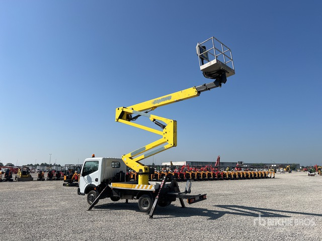 2011 Renault Maxity 2011 Socage DA324 24 m on Bucket Truck - Caminhão com plataforma aérea: foto 3 2011 Renault Maxity 2011 Socage DA324 24 m on Bucket Truck - Caminhão com plataforma aérea: foto 3