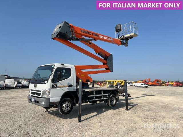2013 Mitsubishi Canter 2013 Socage DA328 28 m on 4x2 Bucket Truck - Caminhão com plataforma aérea: foto 2 2013 Mitsubishi Canter 2013 Socage DA328 28 m on 4x2 Bucket Truck - Caminhão com plataforma aérea: foto 2