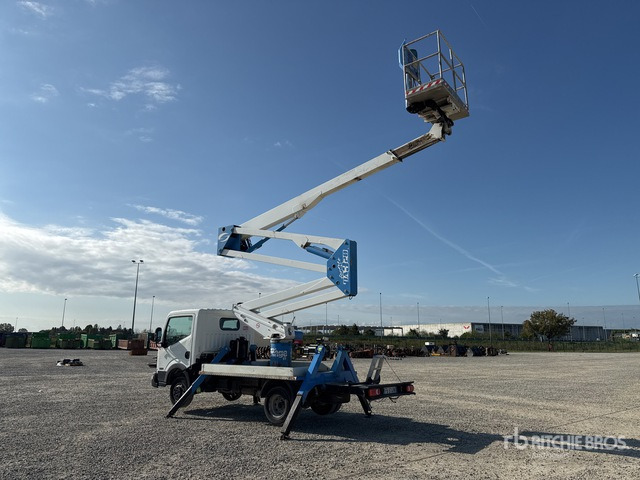 2016 Nissan Cabstar 35.12 2014 Socage DA320 20 m on Bucket Truck - Caminhão com plataforma aérea: foto 4 2016 Nissan Cabstar 35.12 2014 Socage DA320 20 m on Bucket Truck - Caminhão com plataforma aérea: foto 4