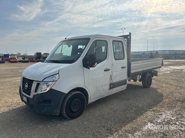 2017 Nissan NV400 Crew Cab Flatbed Truck - Camião de caixa aberta/ Plataforma: foto 1 2017 Nissan NV400 Crew Cab Flatbed Truck - Camião de caixa aberta/ Plataforma: foto 1