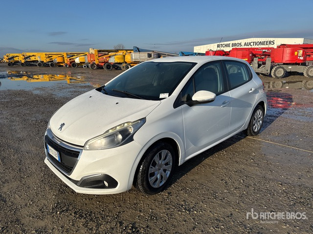 2017 Peugeot 208 BERLINA MIX BLUEHDI Automobile - Automóvel: foto 1 2017 Peugeot 208 BERLINA MIX BLUEHDI Automobile - Automóvel: foto 1