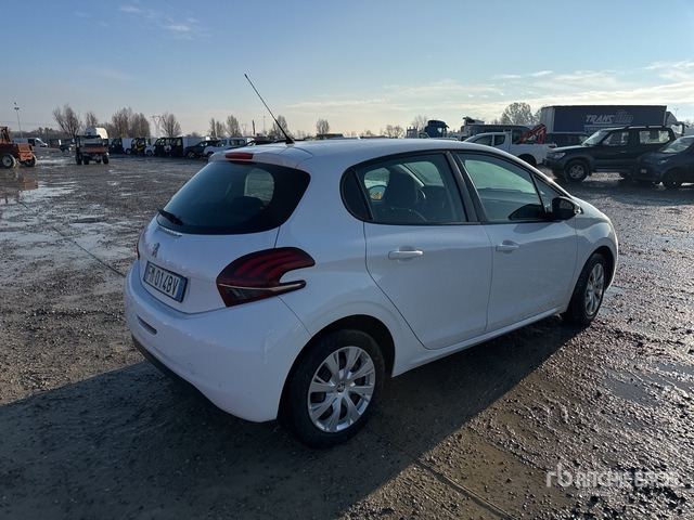 2017 Peugeot 208 BERLINA MIX BLUEHDI Automobile - Automóvel: foto 3 2017 Peugeot 208 BERLINA MIX BLUEHDI Automobile - Automóvel: foto 3