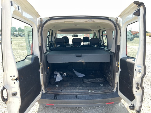 2018 Fiat Doblo COMBI 1.3 MJT 16V SX N1 Van Truck - Furgão: foto 5 2018 Fiat Doblo COMBI 1.3 MJT 16V SX N1 Van Truck - Furgão: foto 5