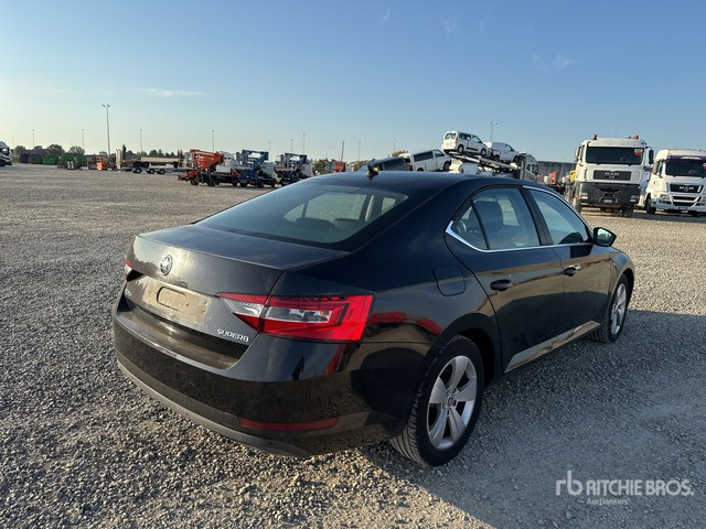 2018 Skoda Superb Autovettura - Automóvel: foto 3 2018 Skoda Superb Autovettura - Automóvel: foto 3