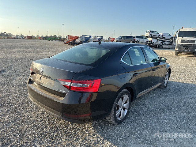 2018 Skoda Superb Autovettura - Automóvel: foto 4 2018 Skoda Superb Autovettura - Automóvel: foto 4