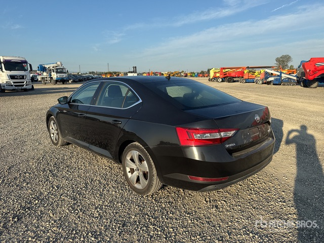 2018 Skoda Superb Autovettura - Automóvel: foto 3 2018 Skoda Superb Autovettura - Automóvel: foto 3