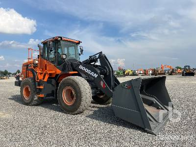 DOOSAN DL300-5 - Pá carregadora de rodas: foto 4 DOOSAN DL300-5 - Pá carregadora de rodas: foto 4