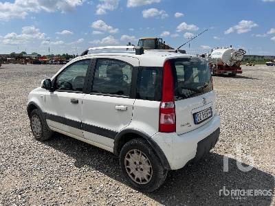 FIAT PANDA 4x4 - Automóvel: foto 2 FIAT PANDA 4x4 - Automóvel: foto 2