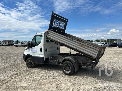 IVECO 35C13 - Camião basculante: foto 2 IVECO 35C13 - Camião basculante: foto 2