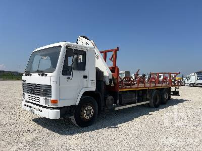 VOLVO FL7 Pesci SM160 on 6x2 - Camião de caixa aberta/ Plataforma, Camião grua: foto 1 VOLVO FL7 Pesci SM160 on 6x2 - Camião de caixa aberta/ Plataforma, Camião grua: foto 1