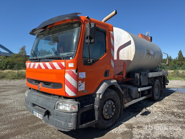 2004 RVI Lander 320 2004 Rincheval on 4x2 Repandeus ... Asphalt Distributor Truck - Distribuidor de asfalto: foto 2 2004 RVI Lander 320 2004 Rincheval on 4x2 Repandeus ... Asphalt Distributor Truck - Distribuidor de asfalto: foto 2