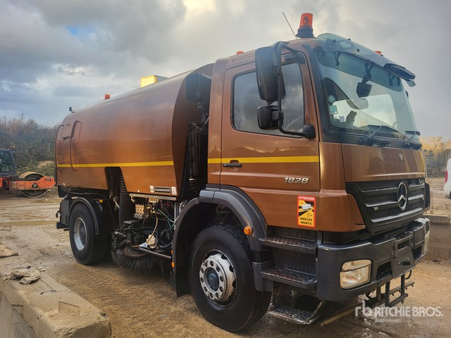2005 Mercedes AXOR 1828 2005 Bucher Optifant70 on Balayeuse Sweeper Truck - Varredora urbana: foto 2 2005 Mercedes AXOR 1828 2005 Bucher Optifant70 on Balayeuse Sweeper Truck - Varredora urbana: foto 2