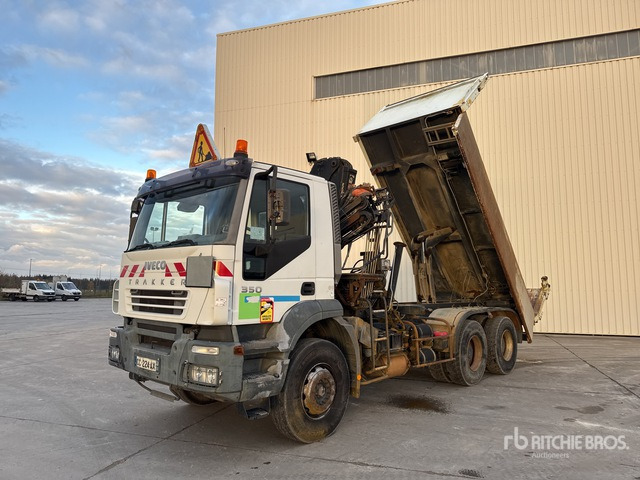 2007 Iveco Trakker 350 2005 Hiab 122B-2CL 3800 kg on 6 ... Dump Truck with Crane - Camião basculante: foto 2 2007 Iveco Trakker 350 2005 Hiab 122B-2CL 3800 kg on 6 ... Dump Truck with Crane - Camião basculante: foto 2