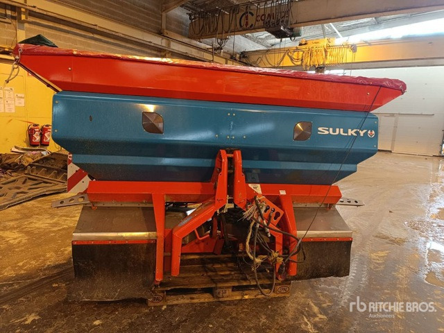2009 Sulky X36 36 m 3-Point 3200 L Fertilizer Spreader - Triturador de martelos/ Destroçador: foto 1 2009 Sulky X36 36 m 3-Point 3200 L Fertilizer Spreader - Triturador de martelos/ Destroçador: foto 1