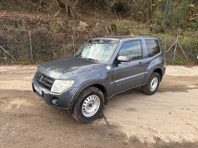 2010 Mitsubishi Pajero 4x4 (Inoperable) SUV - SUV: foto 1 2010 Mitsubishi Pajero 4x4 (Inoperable) SUV - SUV: foto 1