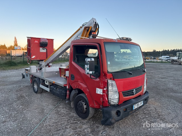 2015 Renault Maxity 2015 Multitel 145 ALU 16 m on 4 ... Bucket Truck - Caminhão com plataforma aérea: foto 1 2015 Renault Maxity 2015 Multitel 145 ALU 16 m on 4 ... Bucket Truck - Caminhão com plataforma aérea: foto 1