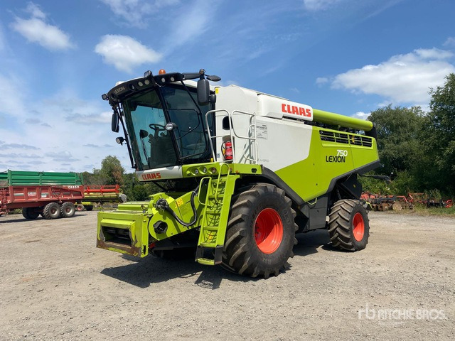 2018 Claas Lexion 750 with header and header trailer Combine Harvester - Triturador de martelos/ Destroçador: foto 1 2018 Claas Lexion 750 with header and header trailer Combine Harvester - Triturador de martelos/ Destroçador: foto 1