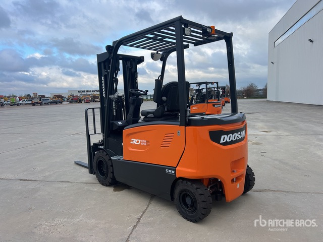 2023 Doosan B30X-7 PLUS 3000 kg Chariot Elevateur Elect ... Electric Forklift - Empilhador elétrico: foto 4 2023 Doosan B30X-7 PLUS 3000 kg Chariot Elevateur Elect ... Electric Forklift - Empilhador elétrico: foto 4