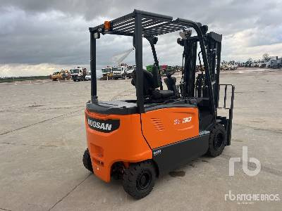 DOOSAN B30X-7 PLUS 3000 kg (Unused) - Empilhador elétrico: foto 3 DOOSAN B30X-7 PLUS 3000 kg (Unused) - Empilhador elétrico: foto 3