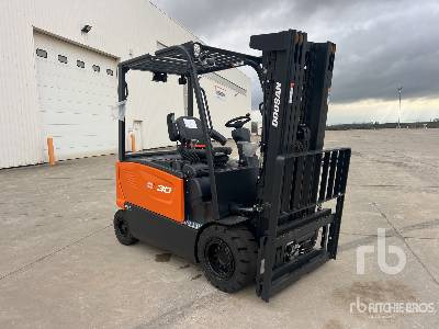DOOSAN B30X-7 PLUS 3000 kg (Unused) - Empilhador elétrico: foto 4 DOOSAN B30X-7 PLUS 3000 kg (Unused) - Empilhador elétrico: foto 4