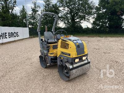 DYNAPAC CC1000 Compacteur Vibrant Tandem - Compactador de asfalto: foto 4 DYNAPAC CC1000 Compacteur Vibrant Tandem - Compactador de asfalto: foto 4