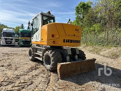 LIEBHERR A912 COMPACT Pelle Sur Pneus - Escavadeira de rodas: foto 2 LIEBHERR A912 COMPACT Pelle Sur Pneus - Escavadeira de rodas: foto 2