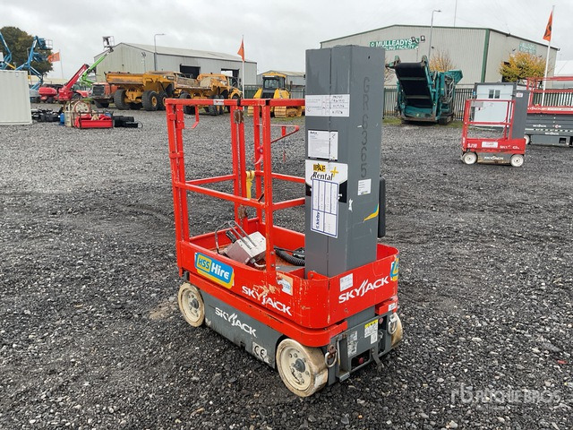 2013 Skyjack SJ16 2013 Skyjack SJ16 Vertical Mast Lift Vertical Mast Lift - Plataforma de mastro vertical: foto 3 2013 Skyjack SJ16 2013 Skyjack SJ16 Vertical Mast Lift Vertical Mast Lift - Plataforma de mastro vertical: foto 3