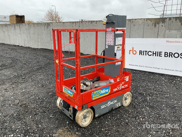 2013 Skyjack SJ16 2013 Skyjack SJ16 Vertical Mast Lift Vertical Mast Lift - Plataforma de mastro vertical: foto 2 2013 Skyjack SJ16 2013 Skyjack SJ16 Vertical Mast Lift Vertical Mast Lift - Plataforma de mastro vertical: foto 2