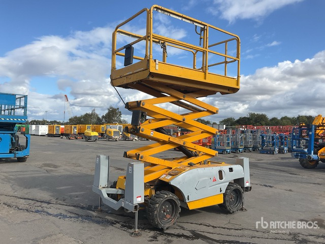2014 Haulotte COMPACT 10DX 4x4 Diesel Scissor Lift - Plataforma de Tijera/ Plataforma de tesoura: foto 2 2014 Haulotte COMPACT 10DX 4x4 Diesel Scissor Lift - Plataforma de Tijera/ Plataforma de tesoura: foto 2